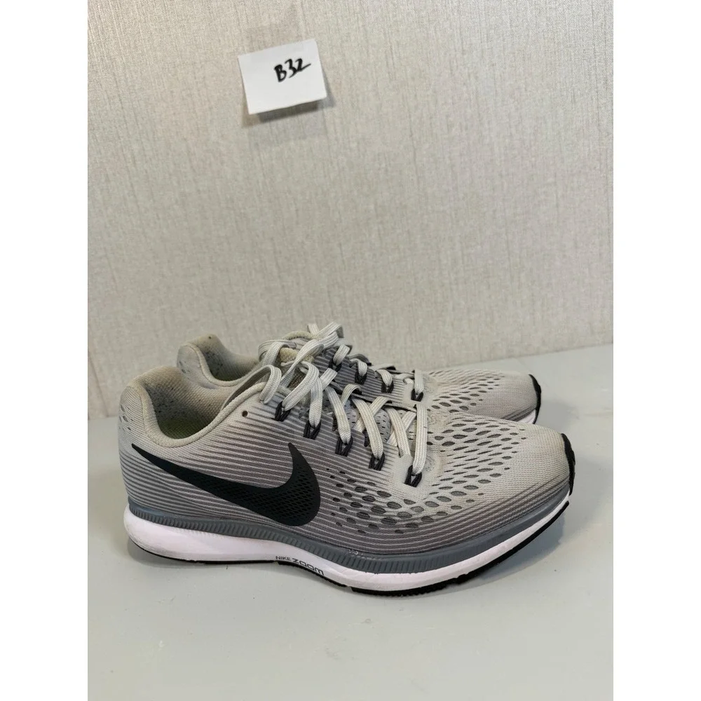 Nike Air Zoom Pegasus‎ 34 Women's Size 8 Running Shoes Gray